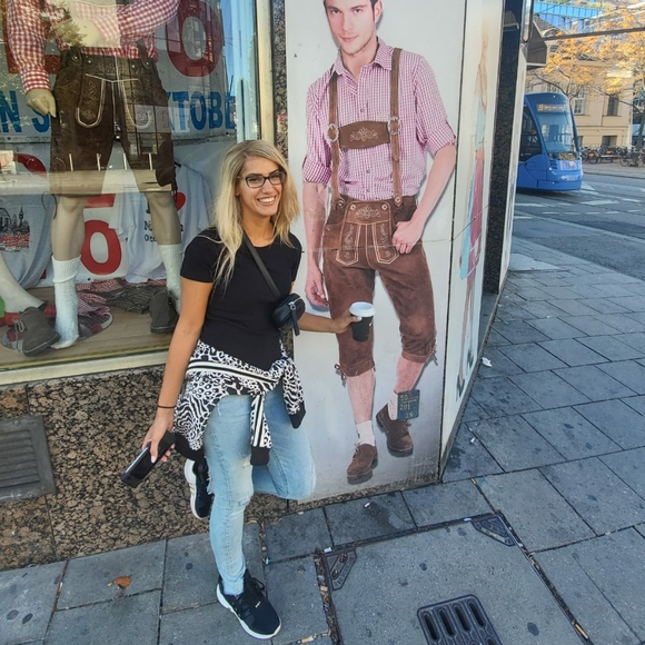 Meet your Posher, Sofia - Picture 7 of 8